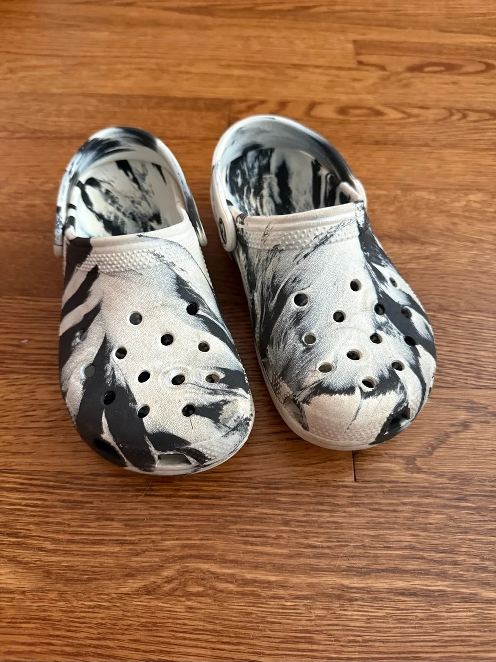 Kids Marble-Pattern Crocs- Black & White size 2